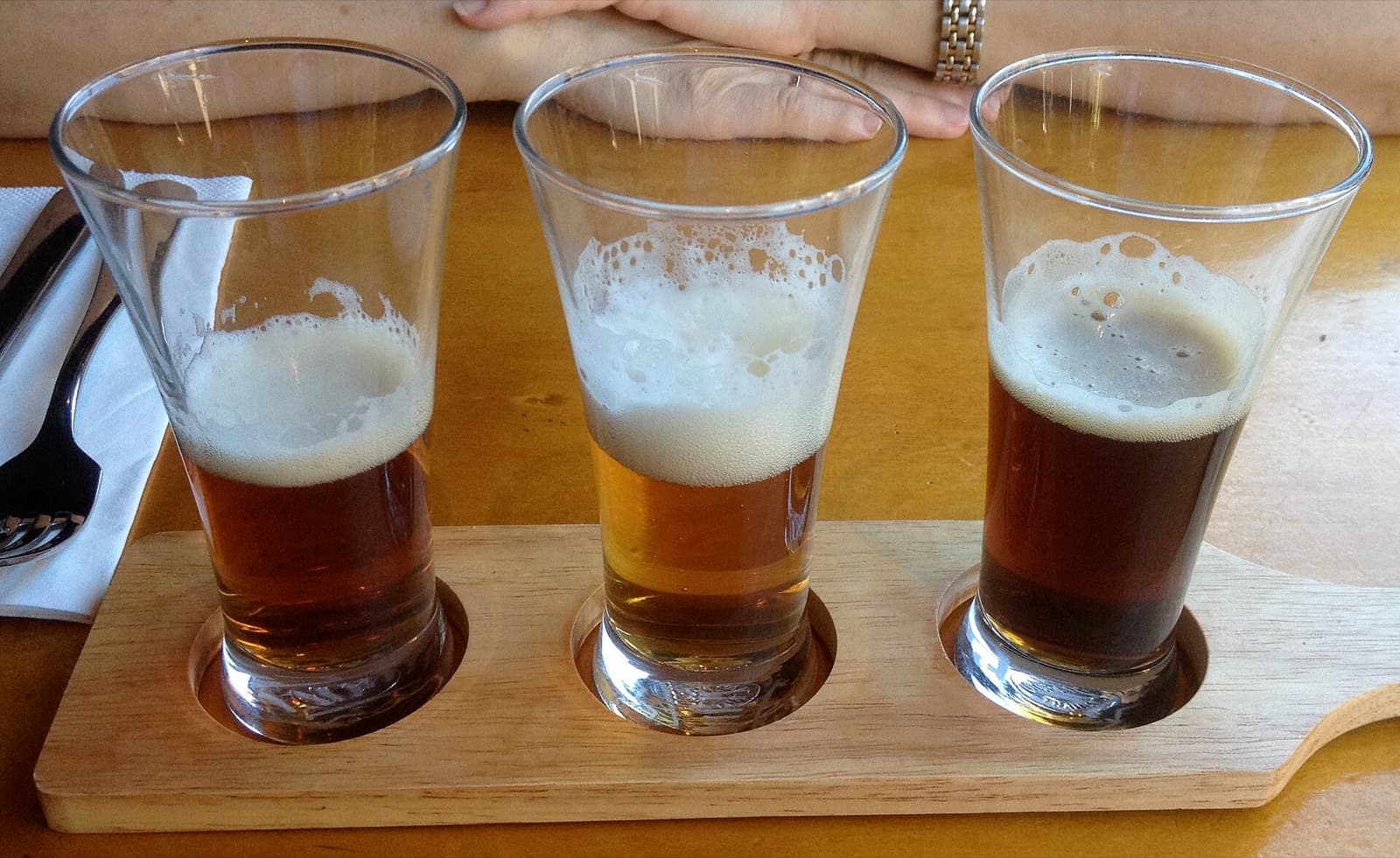 Hartz Ave taproom (sample): happy hour